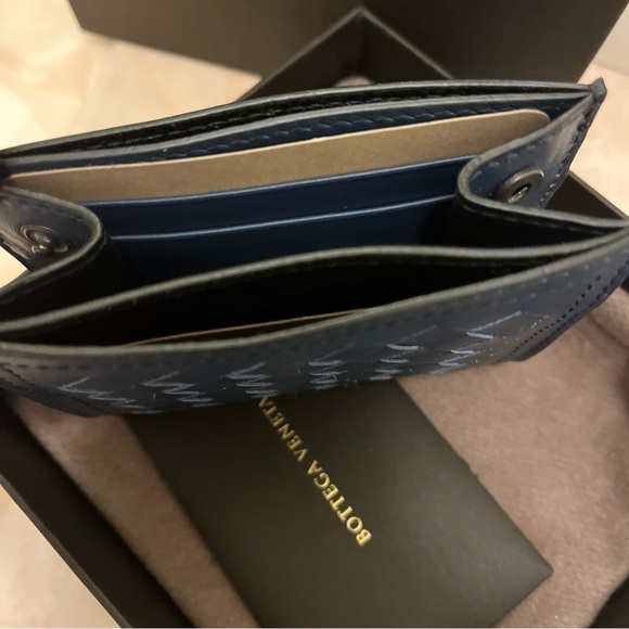 Bottega Venetia Intracciato Leather Wallet NIB - Picture 4 of 8